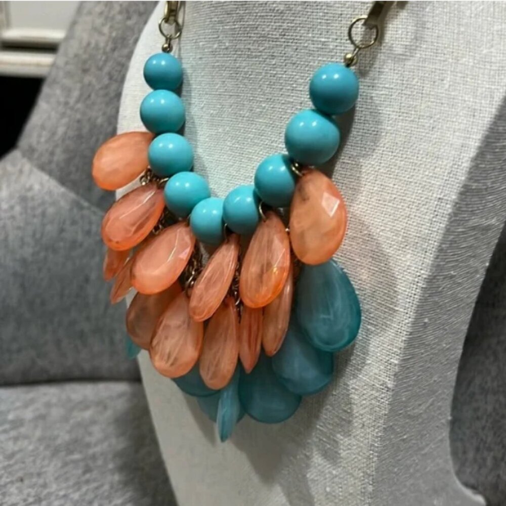 Elegant Bib Style Stone & Teardrop Glass Beaded Bronze Necklace - Picture 3 of 5